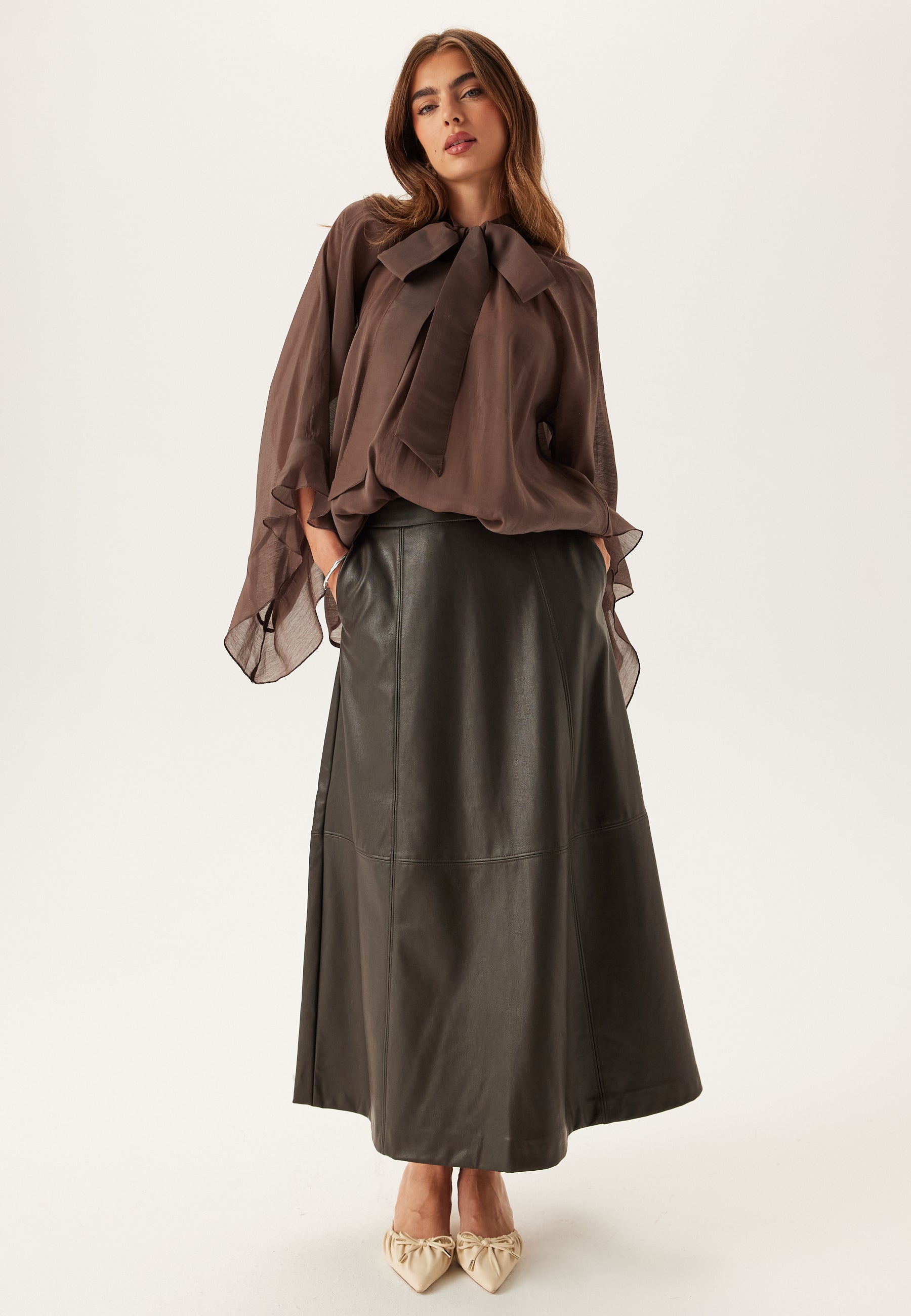 Wide Sleeve Bow Blouse