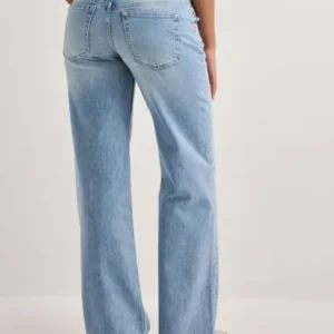Nelly - Blå - Ultra Low Waist Loose Jeans