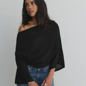 Nelly - Sort - Effortless Poncho Sweater