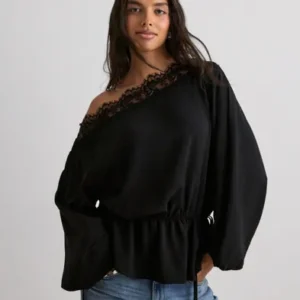 Nelly - Sort - Slouchy Lace Blouse