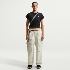 Nike ACG Dri-FIT SS Tee Str. L Sort Dame