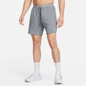 Nike Dri-FIT Stride 7" Shorts til mænd i grå - Komfortable og svedtransporterende løbeshorts