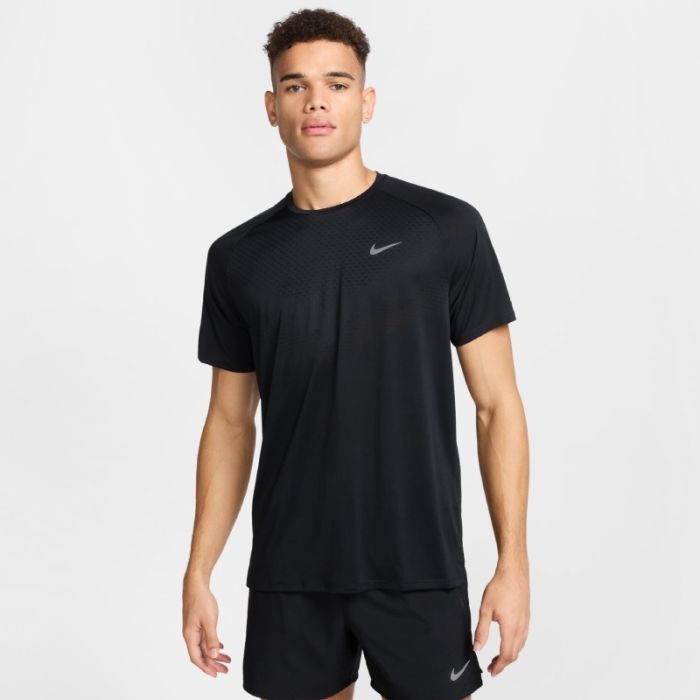 Nike Dri-FIT Stride Adv T-shirt Sort XXL til løb - Åndbar og komfortabel træningstrøje Nike Dri-FIT Stride Adv T-shirt Sort XXL til løb - Åndbar og komfortabel træningstrøje