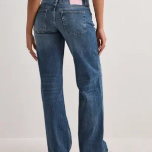 Nelly - Blå - Ultra Low Waist Loose Jeans