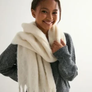 Nelly - Hvid - Chunky Fuzzy Scarf