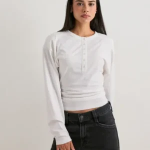 Nelly - Hvid - Shoulder Focus Button Top
