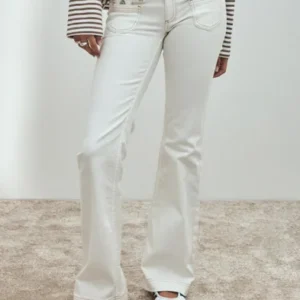 Nelly - Hvid - Super Low Heart Pocket Bootcut Jeans