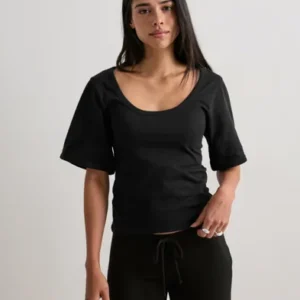 Nelly - Sort - Batwing Sleeve Tee